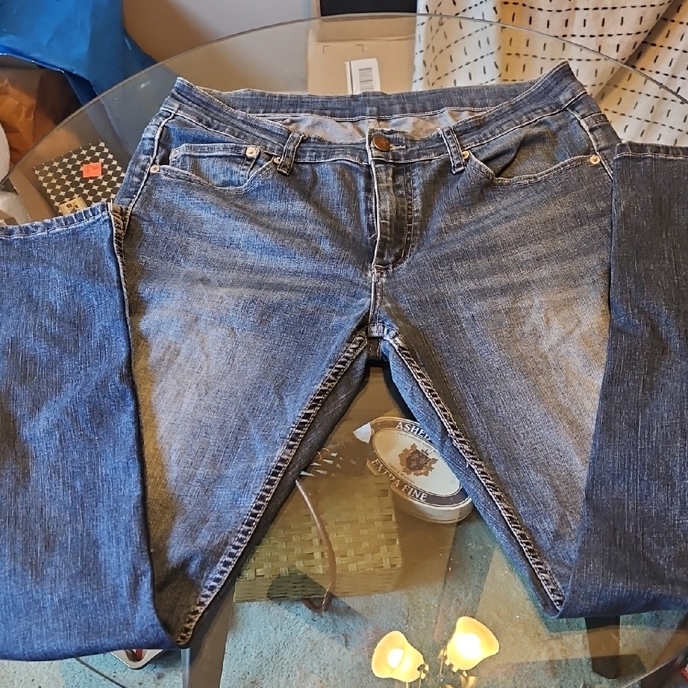 SHOP CLOSES 12/30 Men's Mugsy Jeans Medium Wash 31x32